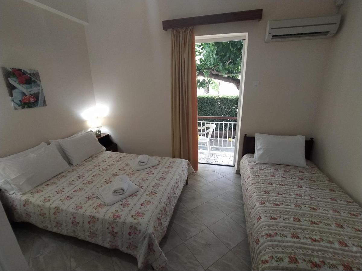 Akrogiali Beach Rooms Amarynthos Exterior foto