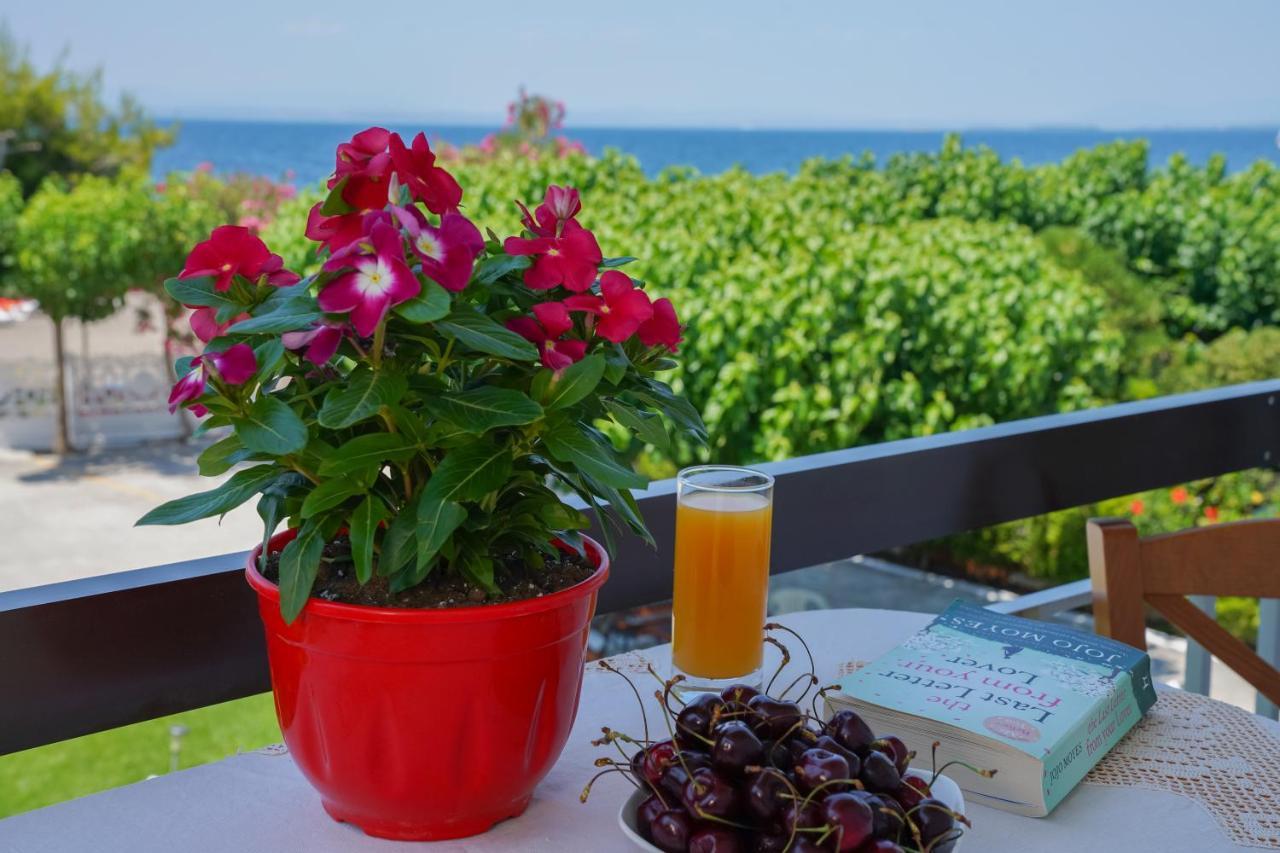 Akrogiali Beach Rooms Amarynthos Exterior foto