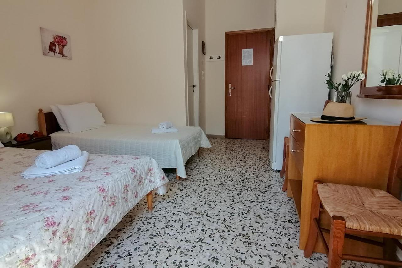 Akrogiali Beach Rooms Amarynthos Exterior foto