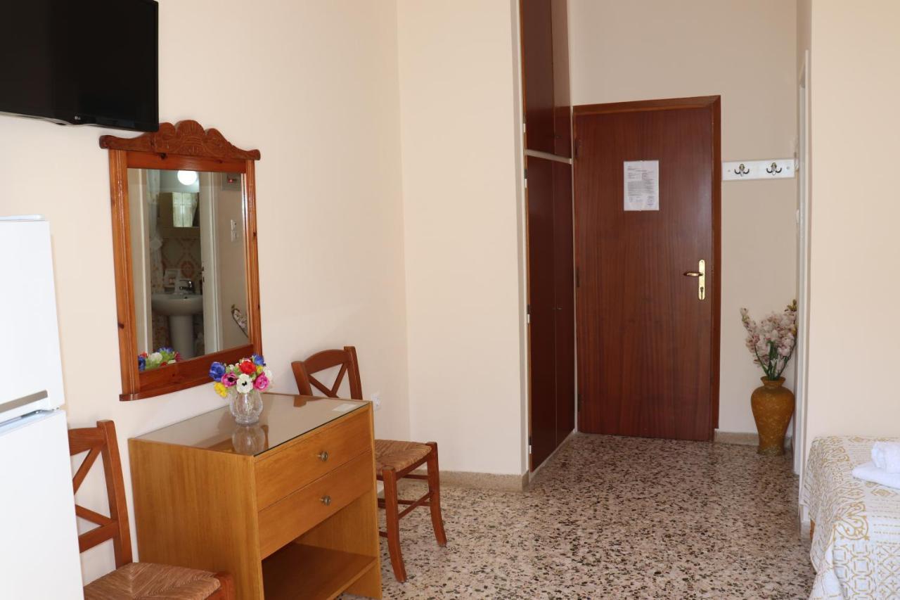 Akrogiali Beach Rooms Amarynthos Exterior foto