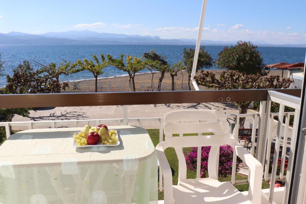 Akrogiali Beach Rooms Amarynthos Exterior foto