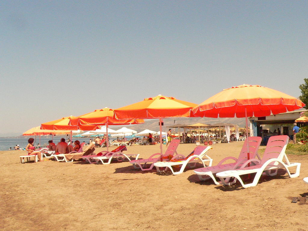 Akrogiali Beach Rooms Amarynthos Exterior foto