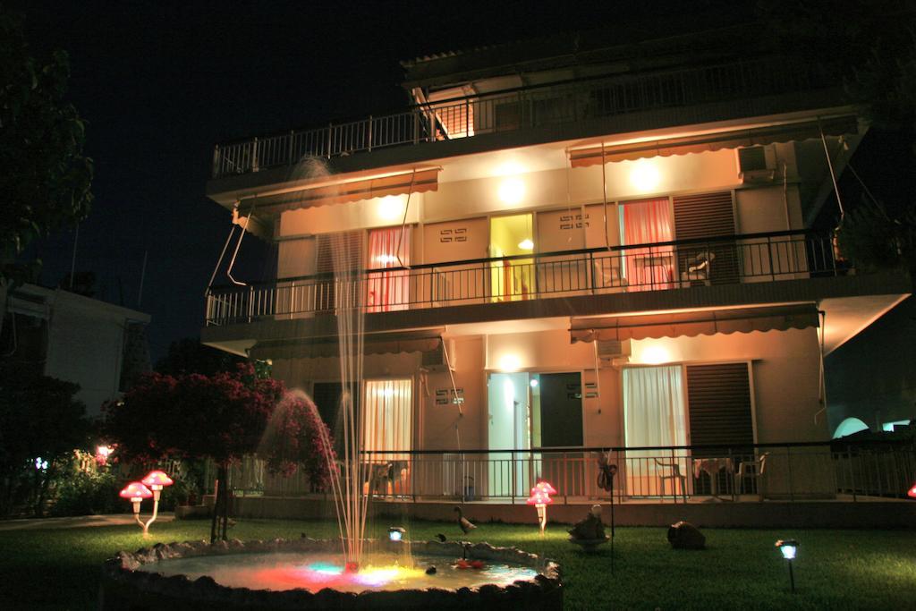 Akrogiali Beach Rooms Amarynthos Exterior foto