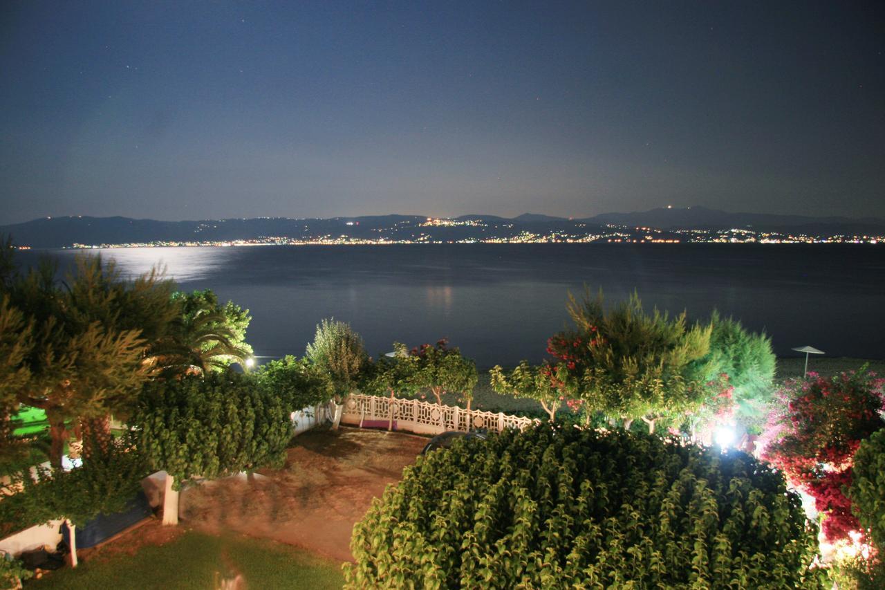 Akrogiali Beach Rooms Amarynthos Exterior foto