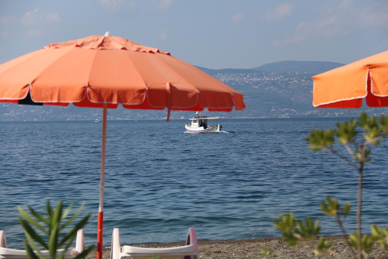 Akrogiali Beach Rooms Amarynthos Exterior foto